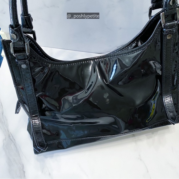 Authentic Burbery black patent shoulder bag - Picture 14 of 17